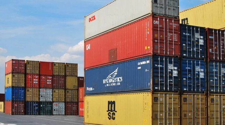 Factors to Consider Before Buying a Shipping Container