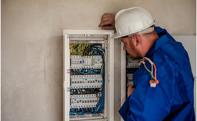 6 Reasons Why you need to hire an electrical expert