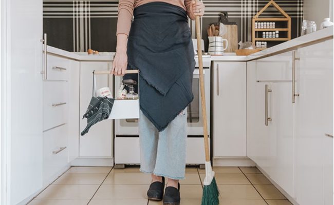 4 Ways to Get Your House Clean and Ready for Guests