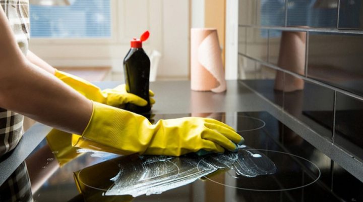 What is the best cleaner for the black kitchen?