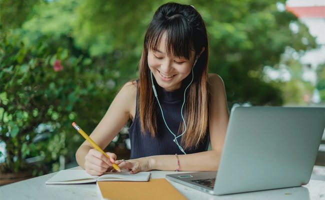 7 Best Essay Writing Apps for Students